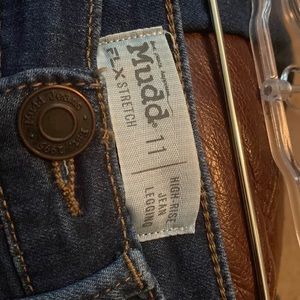 Size 11 Mudd stretchy high rise jeggings